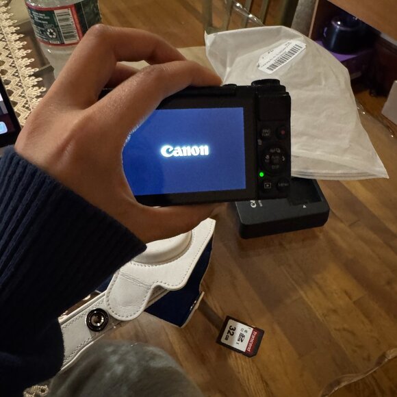 ***NEW G7X ORIGINAL CANON CAMERA WITH CHARGER/SD CARD ETC...AVAILABLE STILL! - Picture 2 of 8